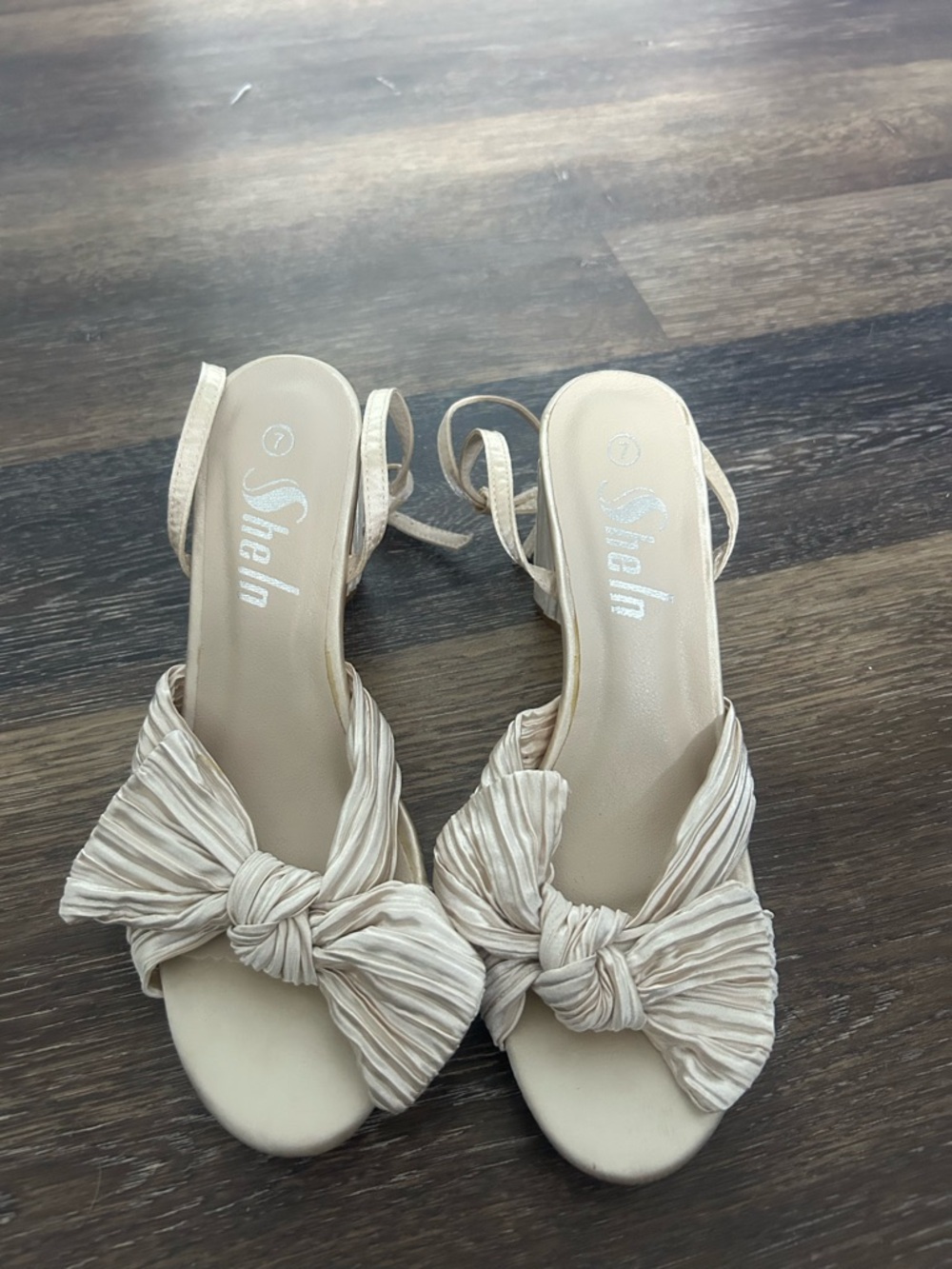 Bow Heels